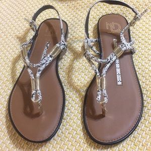New Directions Ladies Leather Slide on Sandals 🔥